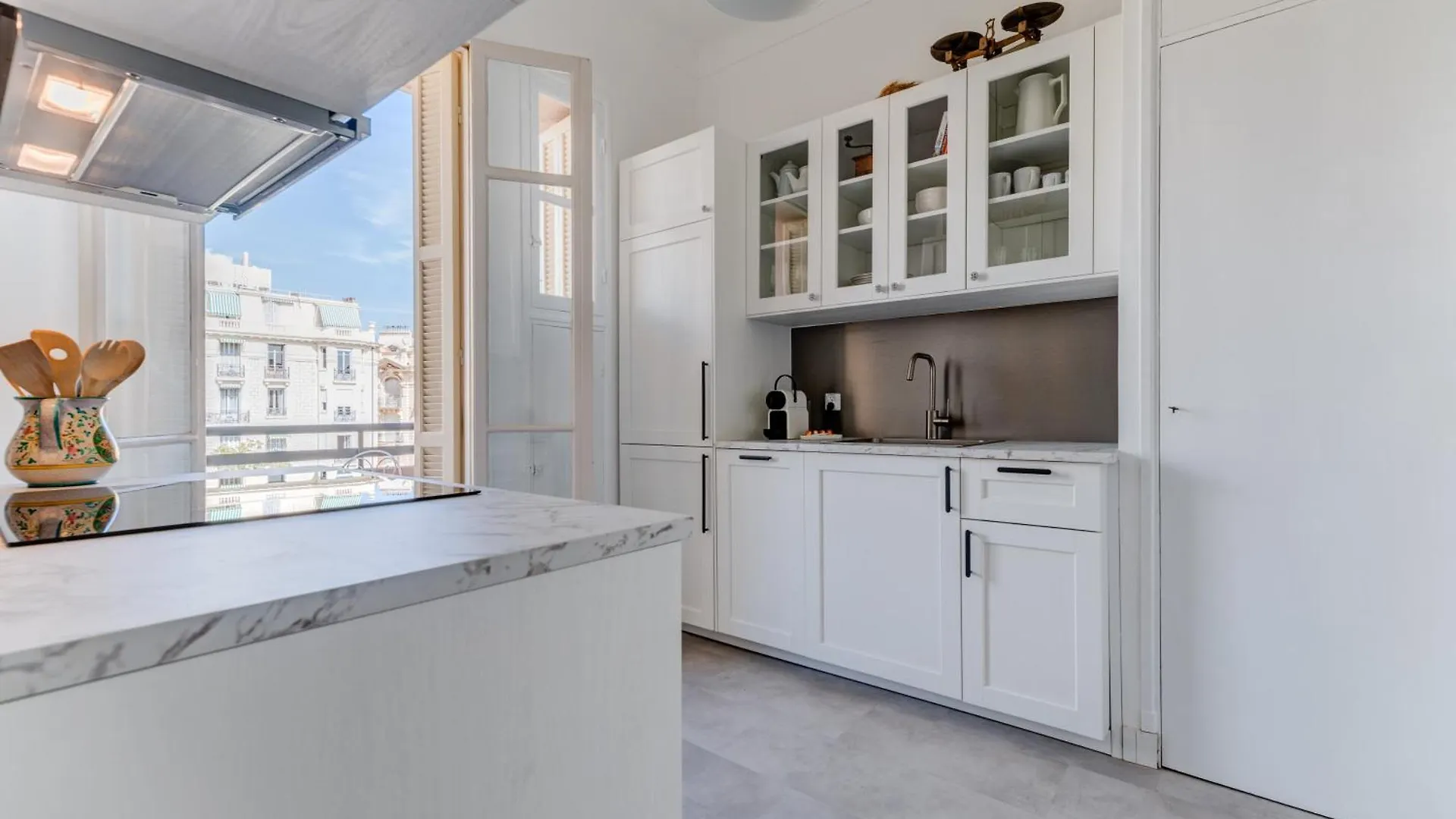 Holiday home Elegant Condo With Balconies In The Heart Of Nice