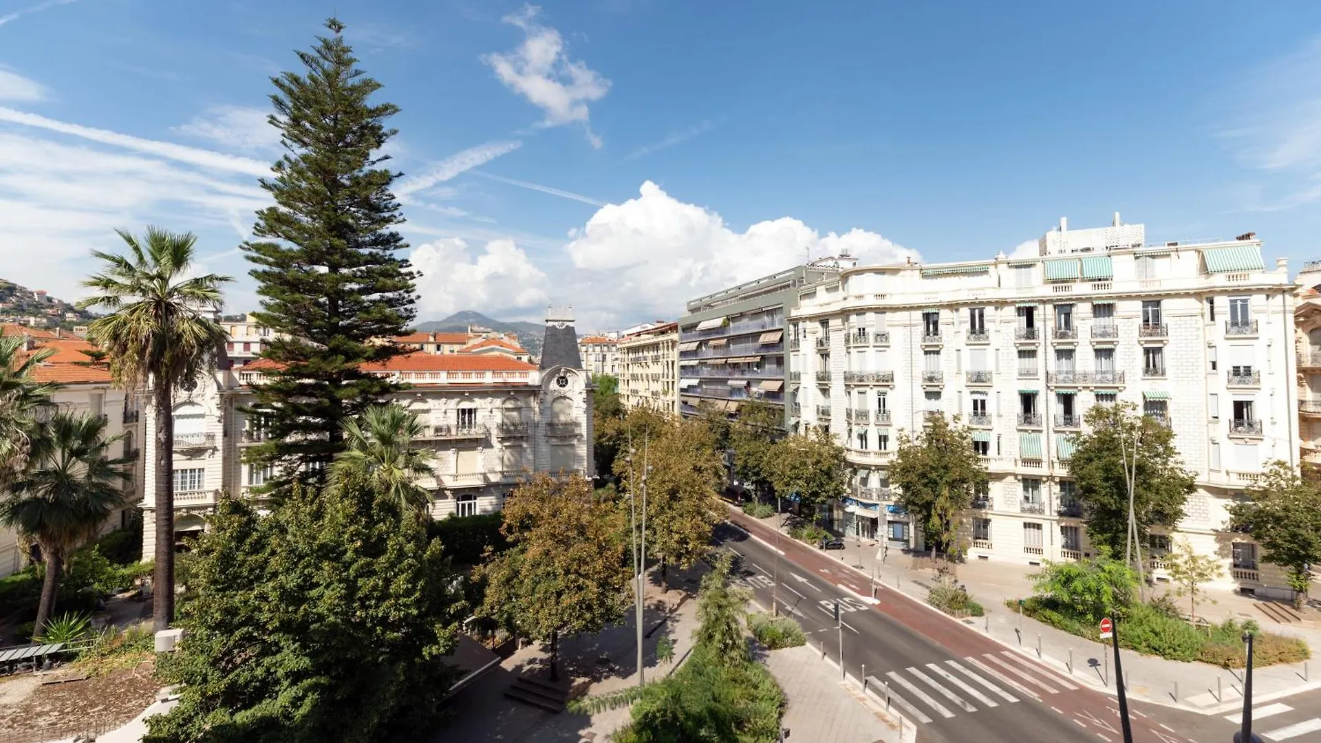 Elegant Condo With Balconies In The Heart Of Nice France